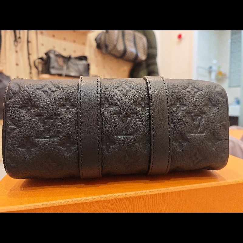 LV keepall25 牛皮壓花款-9