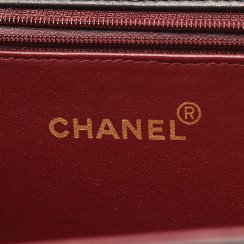 香奈兒 (CHANEL) 絎縫全蓋鏈條肩背包，羊皮材質，黑色，金色五金，二手 CC-3