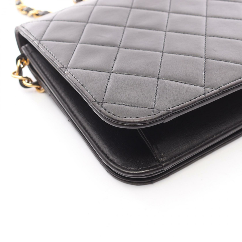 香奈兒 (CHANEL) 絎縫全蓋鏈條肩背包，羊皮材質，黑色，金色五金，二手 CC-10