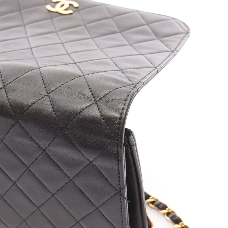 香奈兒 (CHANEL) 絎縫全蓋鏈條肩背包，羊皮材質，黑色，金色五金，二手 CC-12