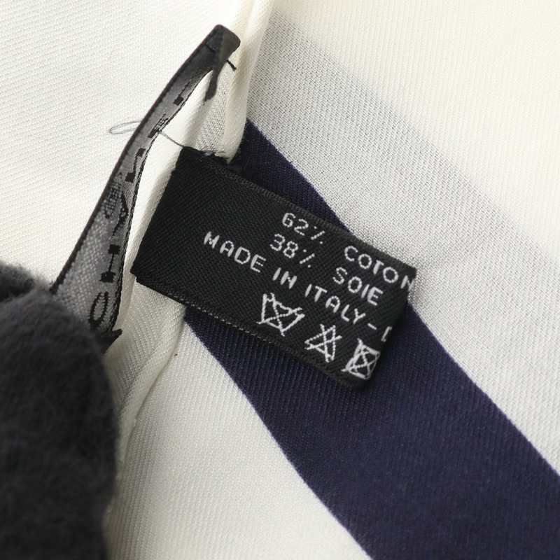 香奈兒 COCO 標誌披肩圍巾，絲棉混紡，白色、海軍藍、多色，二手-3