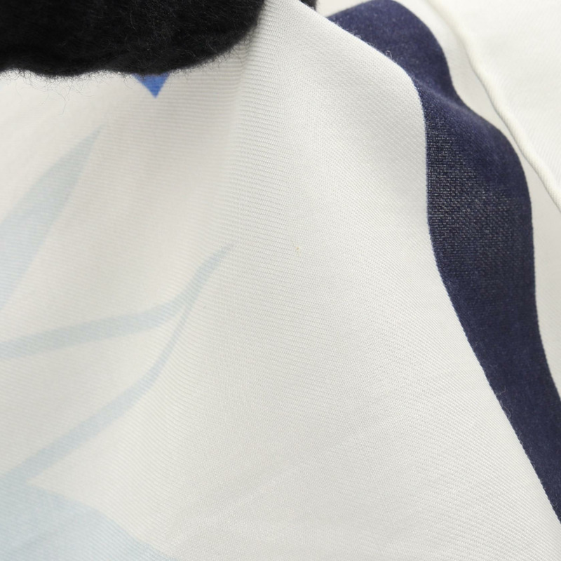 香奈兒 COCO 標誌披肩圍巾，絲棉混紡，白色、海軍藍、多色，二手-5