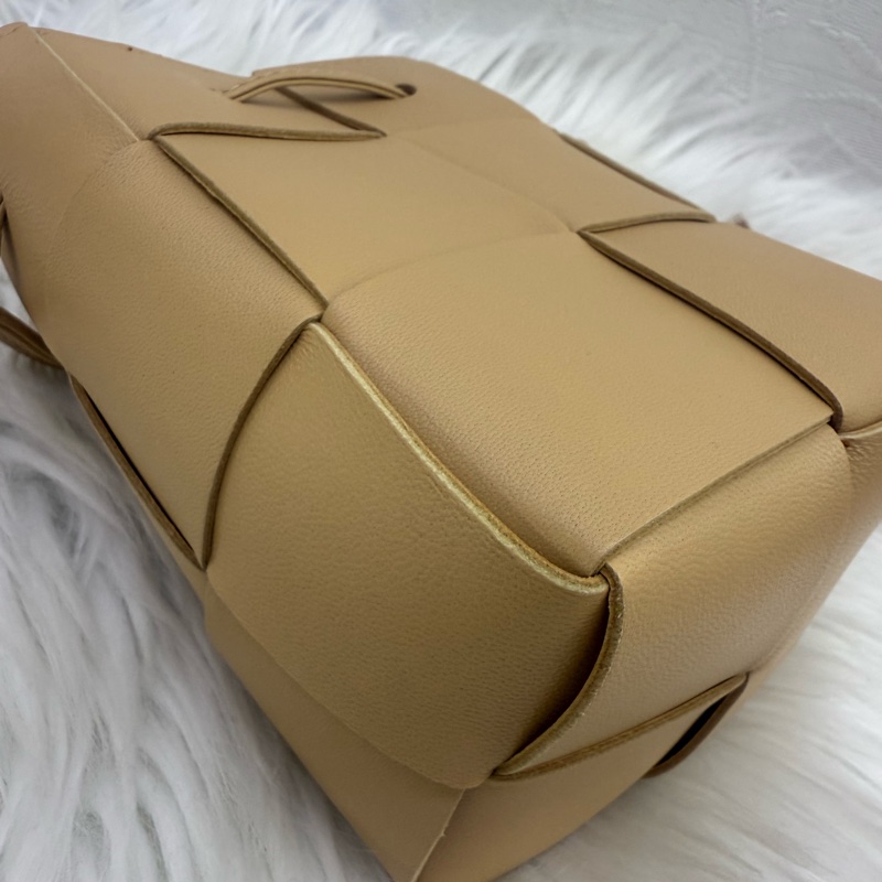 Bottega Veneta Cassette Bucket 水桶袋-9