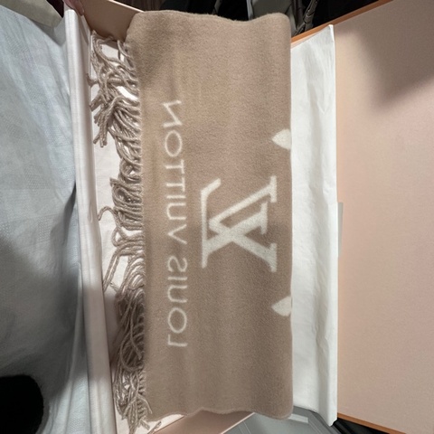 Louis Vuitton Reykjavik雙面圍巾 奶茶色羊毛雙面圍巾