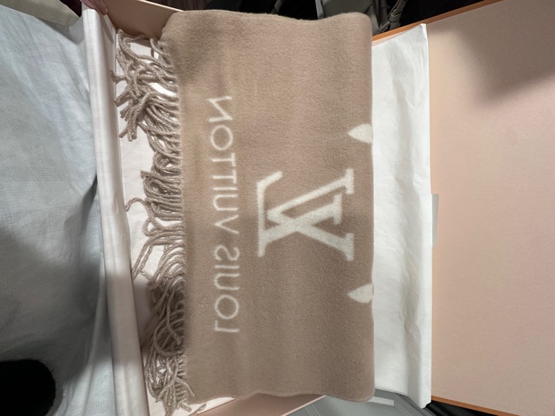 Louis Vuitton Reykjavik雙面圍巾 奶茶色羊毛雙面圍巾-6