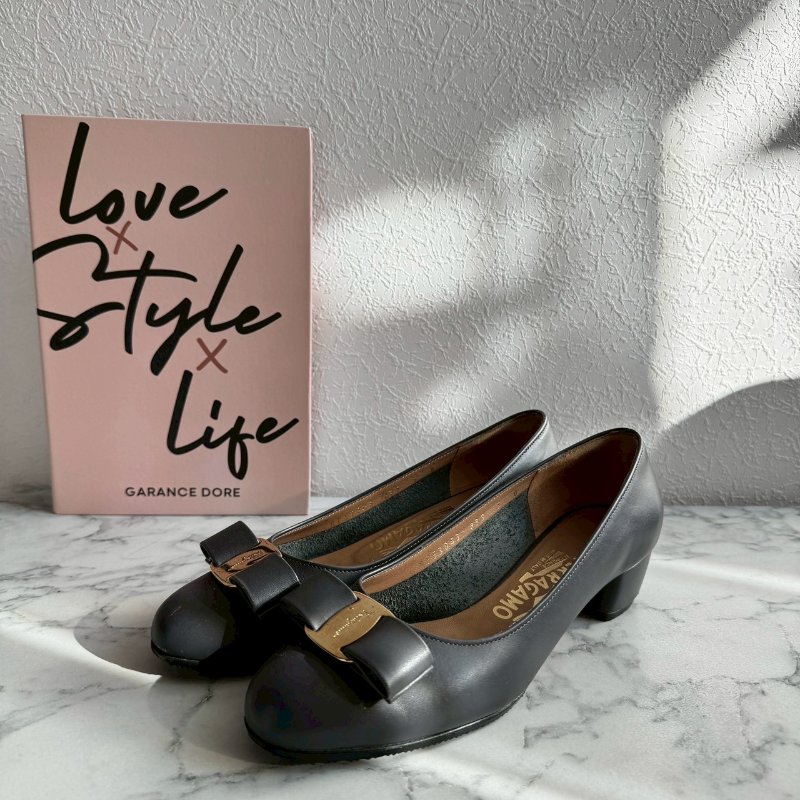 Salvatore Ferragamo 深灰色蝴蝶結平底鞋-0