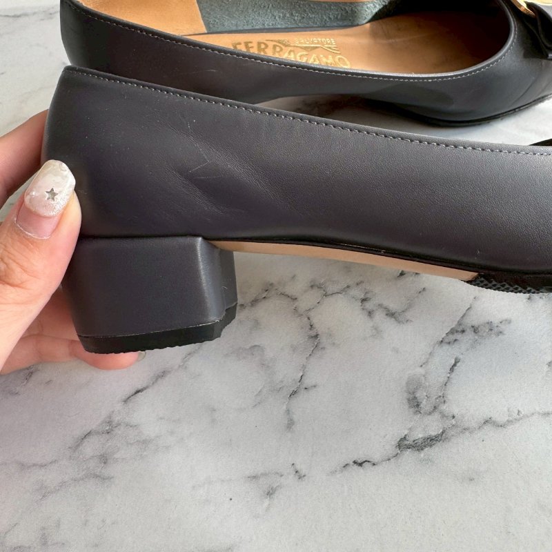 Salvatore Ferragamo 深灰色蝴蝶結平底鞋-6