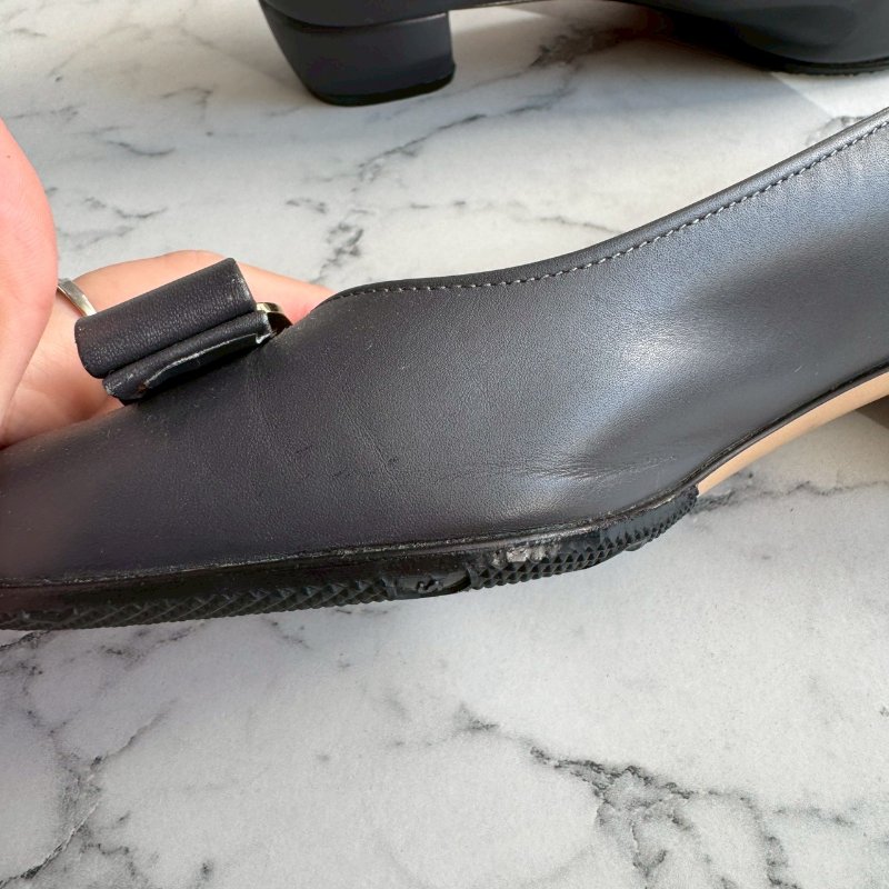 Salvatore Ferragamo 深灰色蝴蝶結平底鞋-10