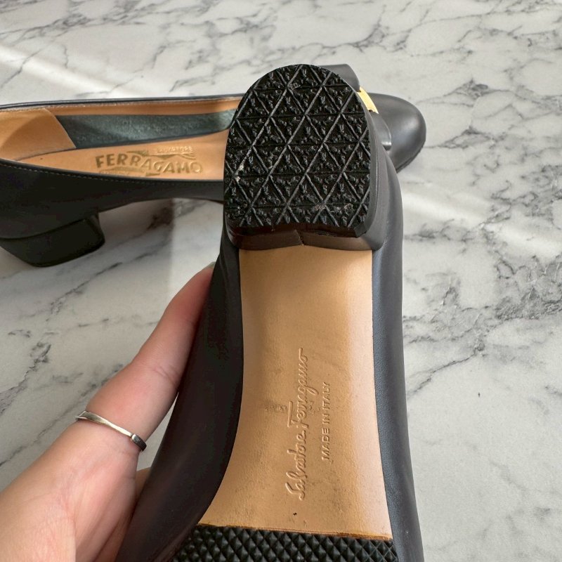 Salvatore Ferragamo 深灰色蝴蝶結平底鞋-11