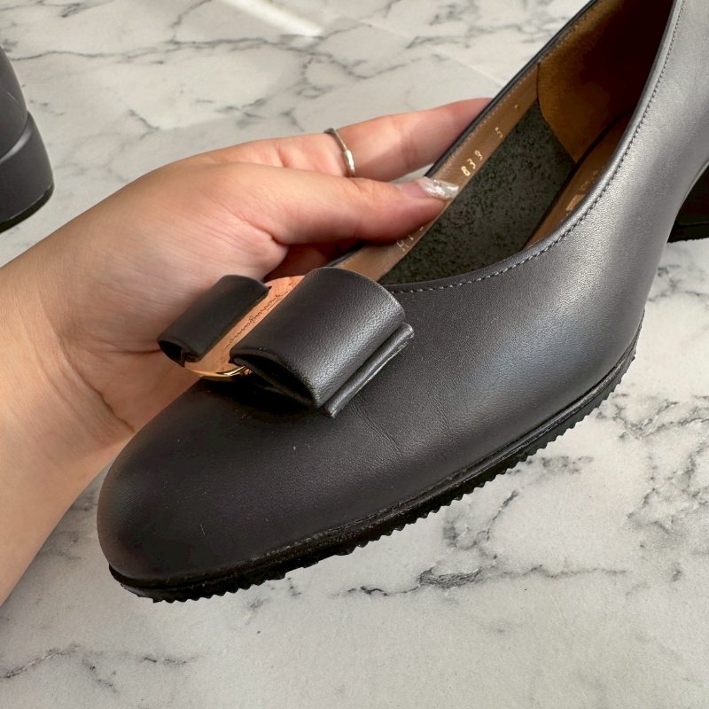 Salvatore Ferragamo 深灰色蝴蝶結平底鞋-14