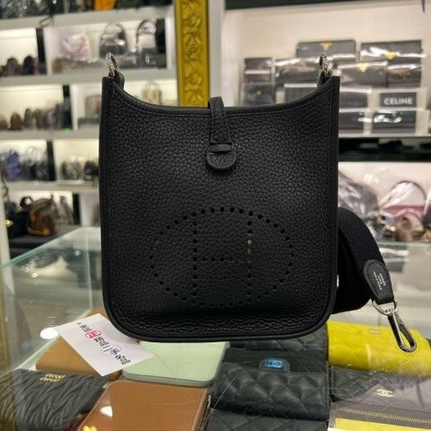東區正精品㊣HERMES MINI EVELYNE 16cm 愛馬仕黑色全皮H 洞洞銀釦迷你斜背包 D刻 RZ6140
