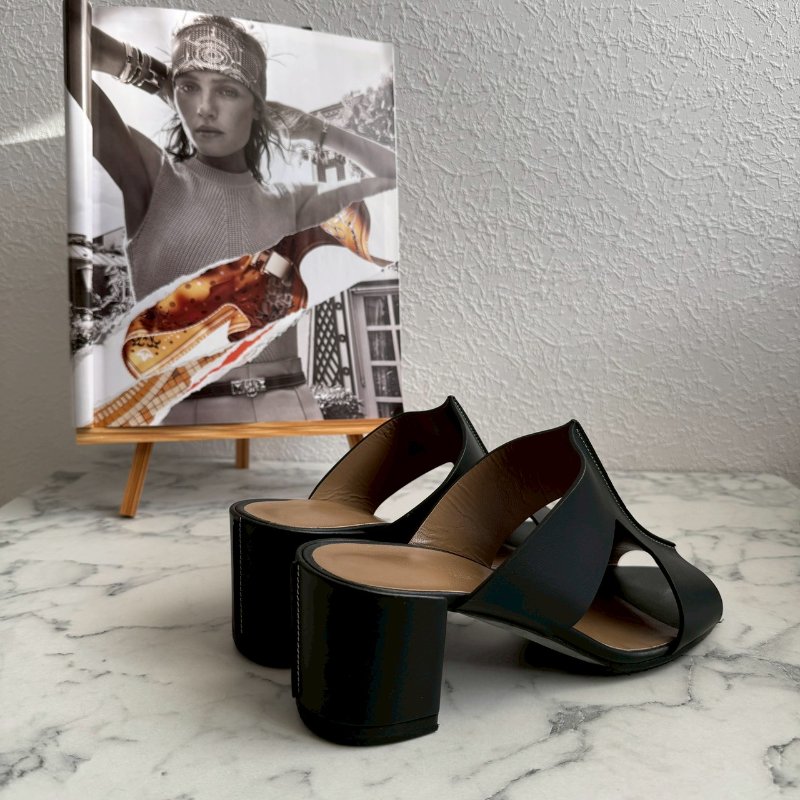 Hermès Ostia 黑色皮革高跟涼鞋-1