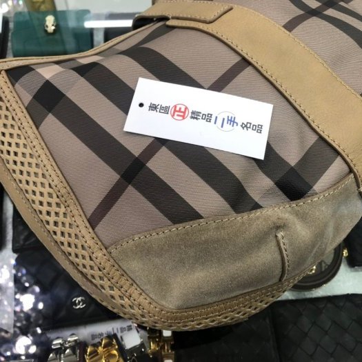 東區正精品㊣ Burberry 灰色皮革經典格紋肩背包手提包 RZ1552-6