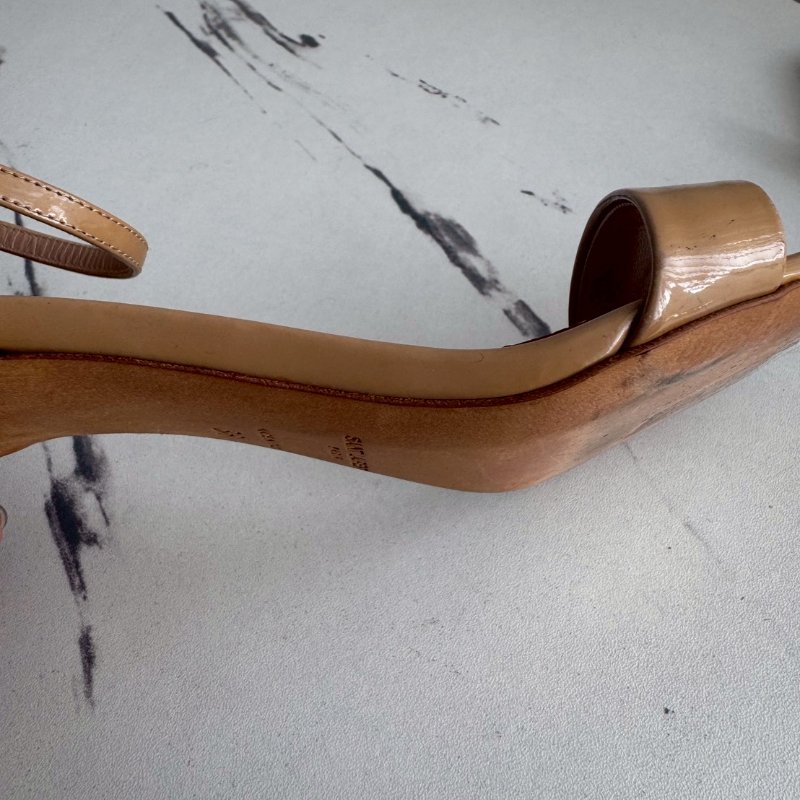 YSL 駝色漆皮細跟涼鞋-13