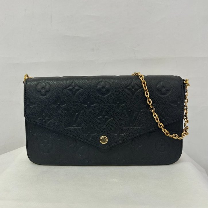 LV黑牛皮壓紋三合一信封鍊包-0