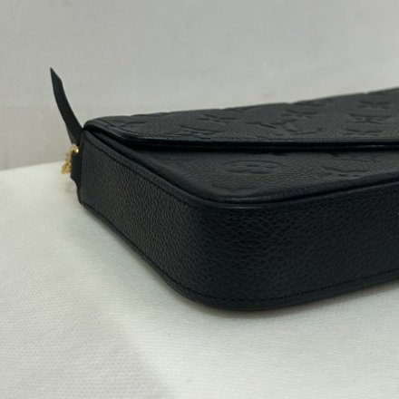 LV黑牛皮壓紋三合一信封鍊包-5