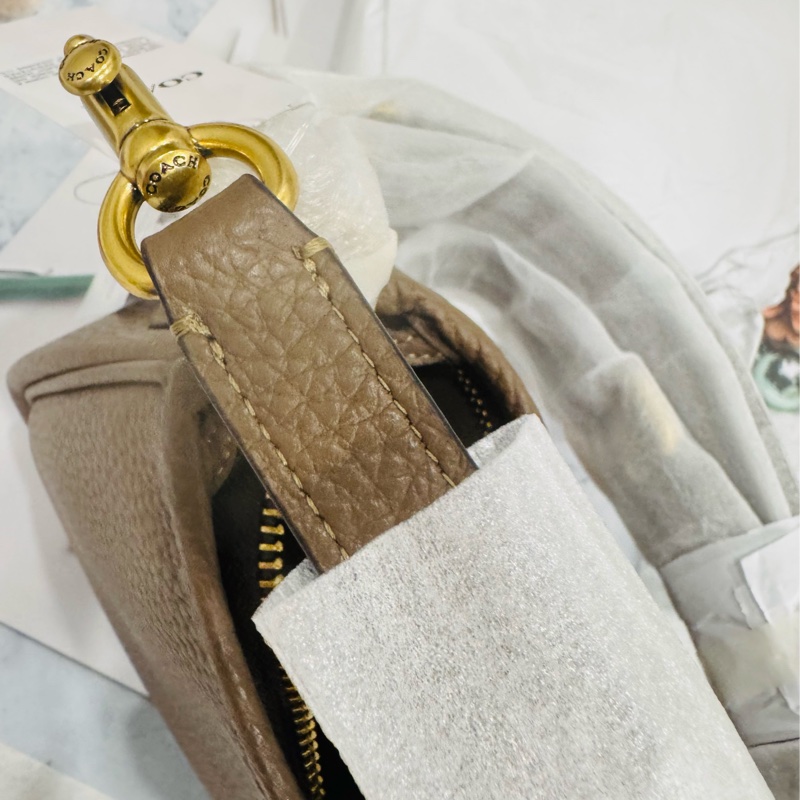 全新COACH CARY 肩背 / 斜背包-11