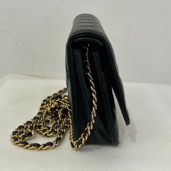 CHANEL黑金雙C菱格羊皮鍊帶WOC斜背包-1
