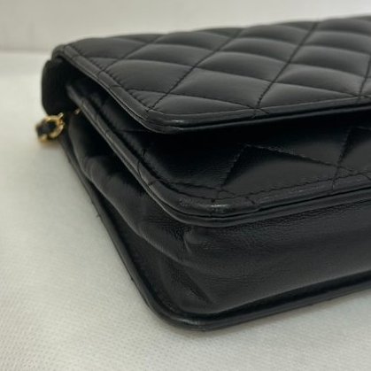 CHANEL黑金雙C菱格羊皮鍊帶WOC斜背包-6