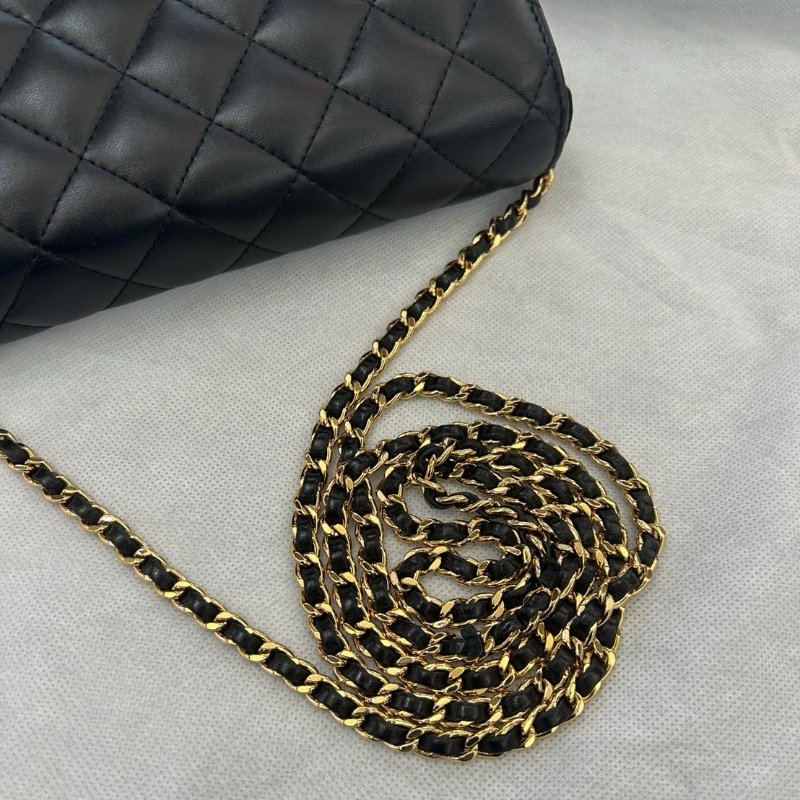CHANEL黑金雙C菱格羊皮鍊帶WOC斜背包-9