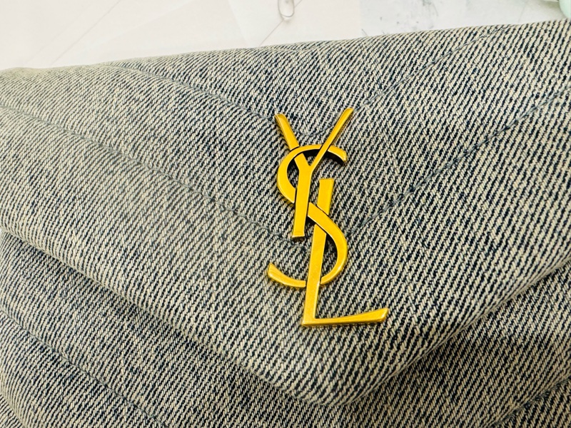 全新YSL Lou Lou V紋斜背包-1