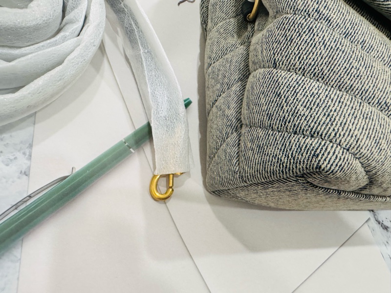 全新YSL Lou Lou V紋斜背包-5