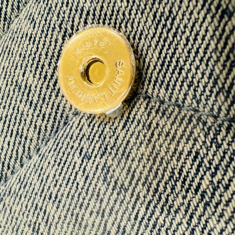 全新YSL Lou Lou V紋斜背包-10