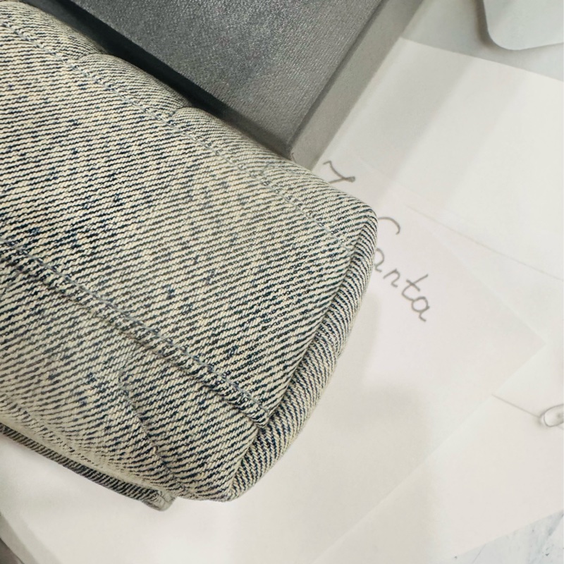 全新YSL Lou Lou V紋斜背包-15