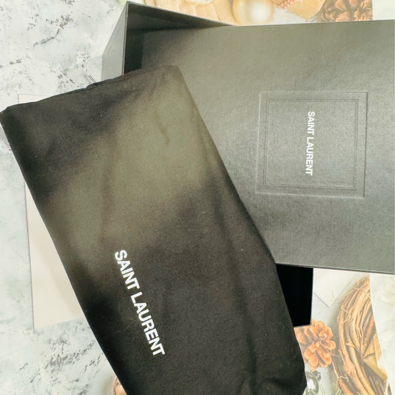 全新YSL Lou Lou V紋斜背包-17