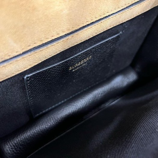 東區正精品㊣BURBERRY 8080321 MACKEN 全新黑色皮革拼格紋金釦釦式翻蓋肩背包斜背包 RZ5414-5