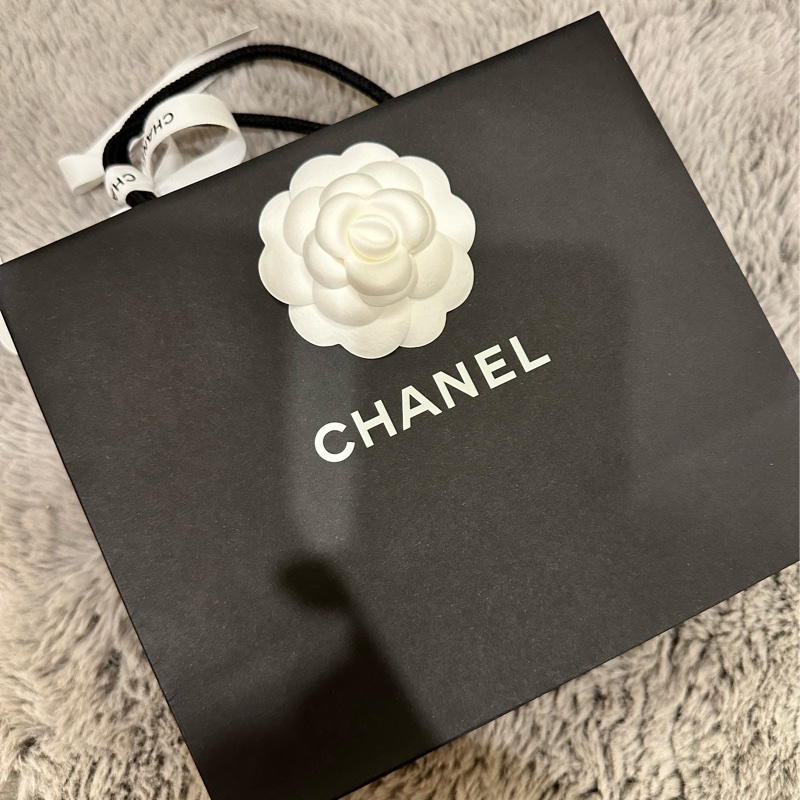 Chanel橢圓水鑽耳環-1