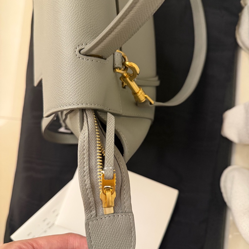 Celine 鯰魚包 Micro Belt Bag 灰-10