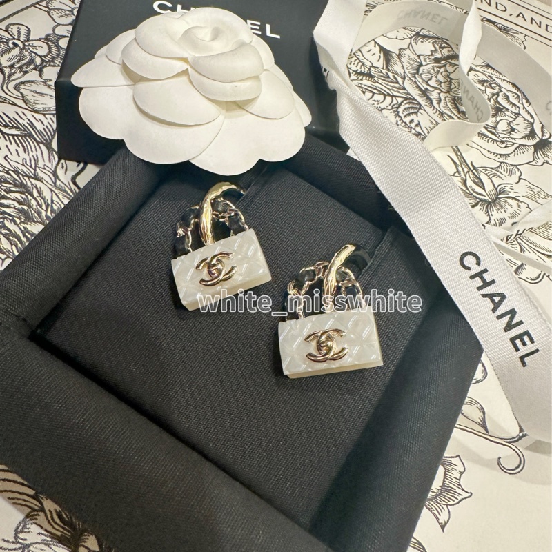 Chanel💫皮穿鏈包包菱格耳環-3