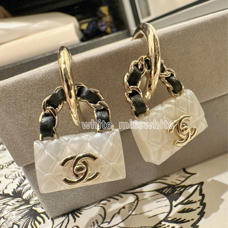 Chanel💫皮穿鏈包包菱格耳環-4