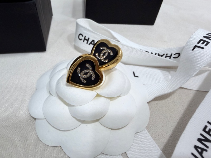 (全新)香奈兒 Chanel 25B 黑金愛心耳針 耳環-3