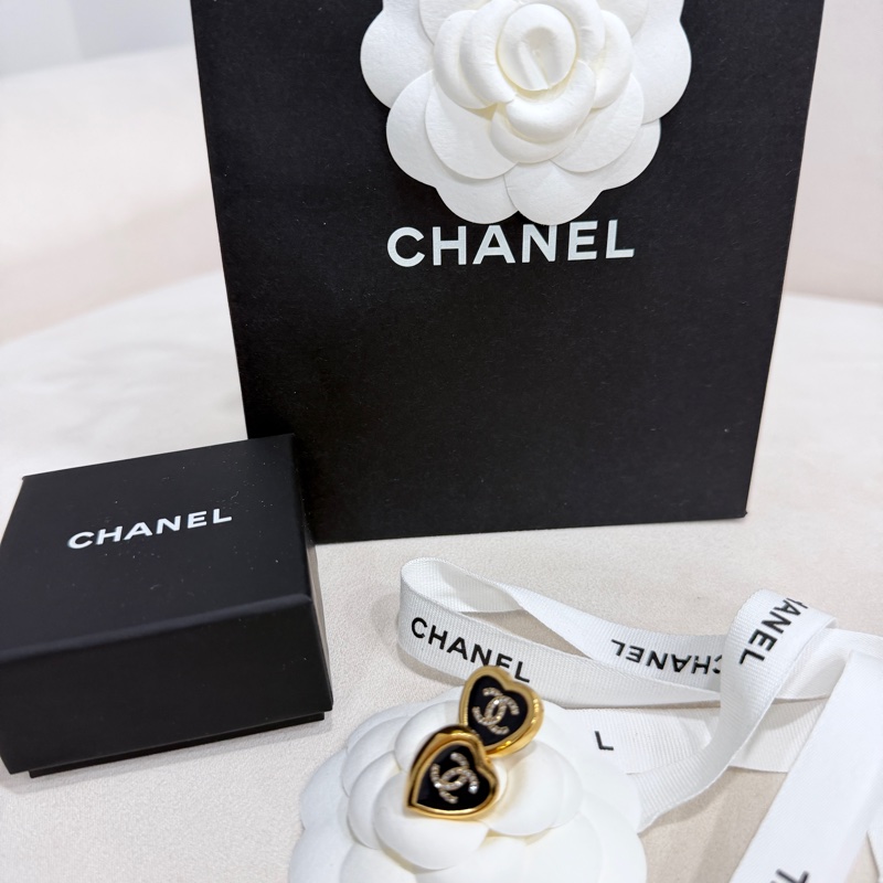 (全新)香奈兒 Chanel 25B 黑金愛心耳針 耳環-4