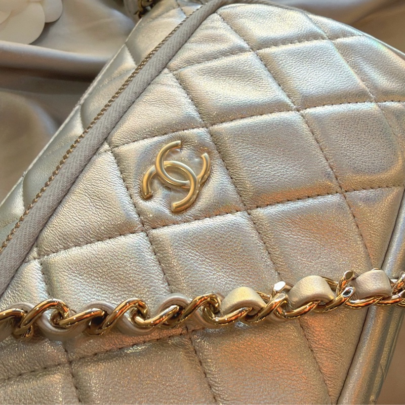 Chanel 相機包幻彩金屬-限定銀色🦋絕美銀河美品-6