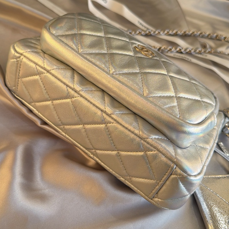 Chanel 相機包幻彩金屬-限定銀色🦋絕美銀河美品-10