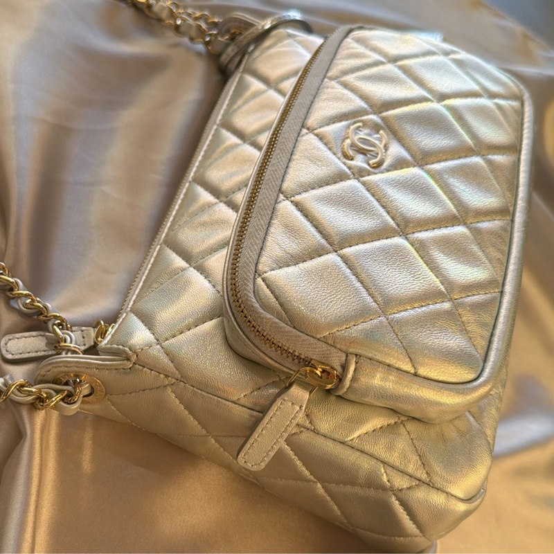 Chanel 相機包幻彩金屬-限定銀色🦋絕美銀河美品-11