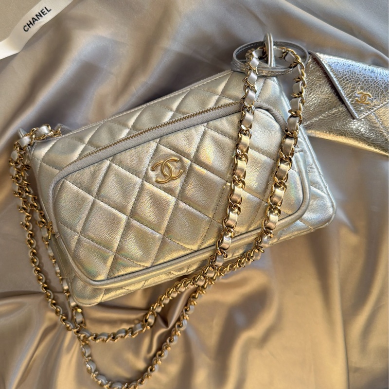 Chanel 相機包幻彩金屬-限定銀色🦋絕美銀河美品-13
