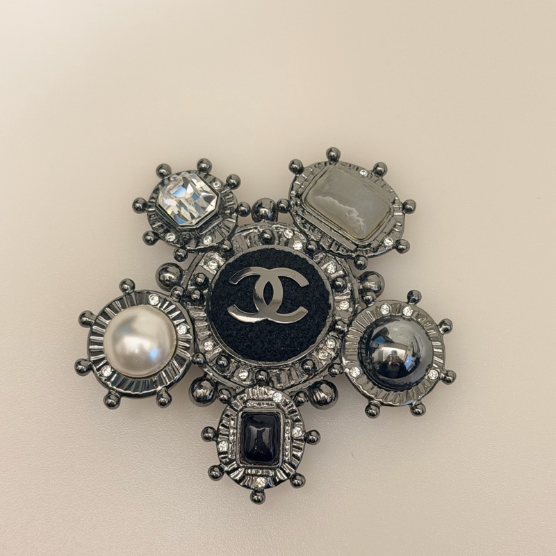 🍒 香奈兒 CHANEL 巴洛克風格胸針/黑、白珍珠/月光石/黑瑪瑙/ 2F260103-1-0