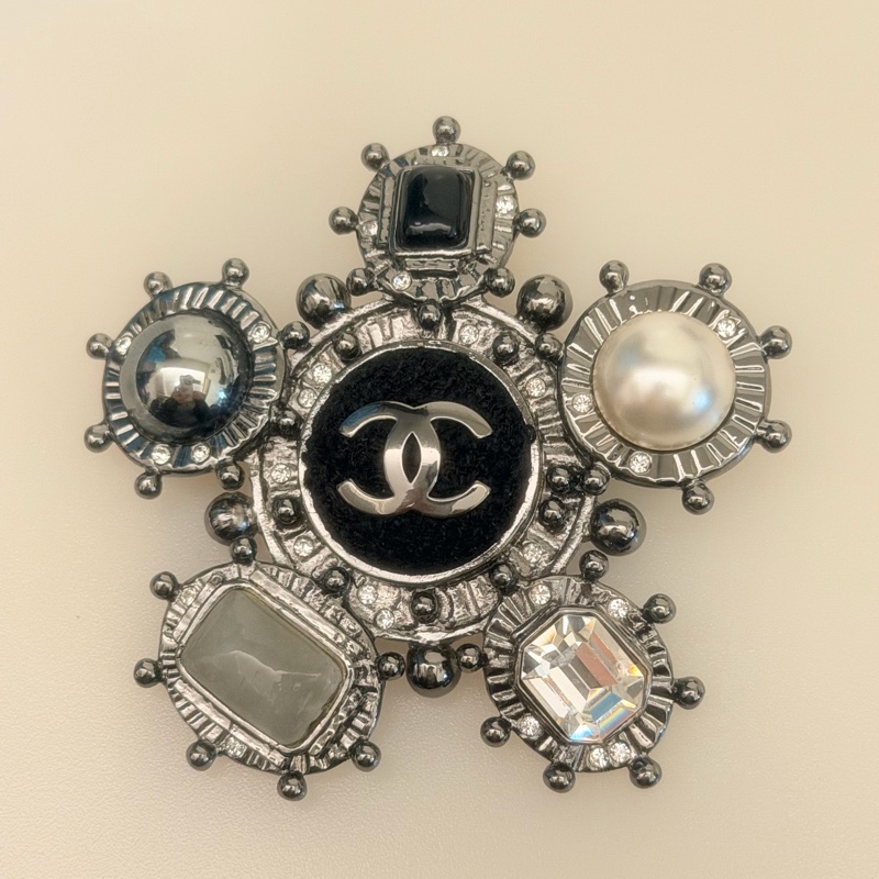 🍒 香奈兒 CHANEL 巴洛克風格胸針/黑、白珍珠/月光石/黑瑪瑙/ 2F260103-1-3