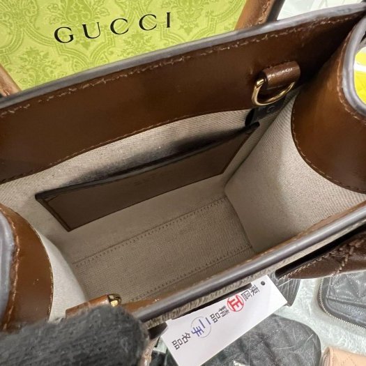 東區正精品㊣GUCCI 671623 咖啡色皮革金釦琴譜包斜背包手機包 RZ5387-2