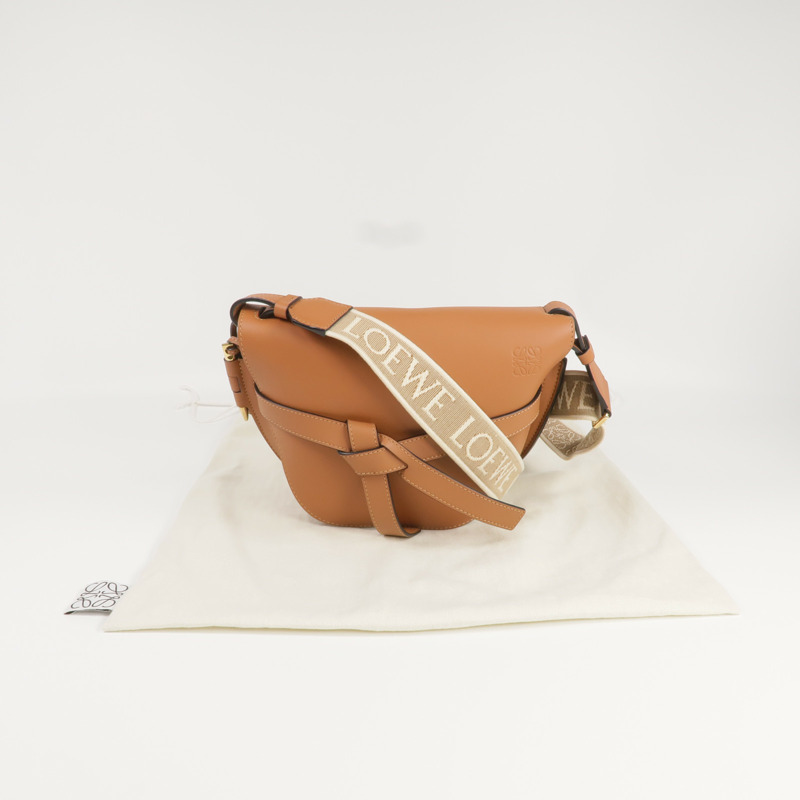 LOEWE 牛皮皮革Gate Small金扣肩背袋-9