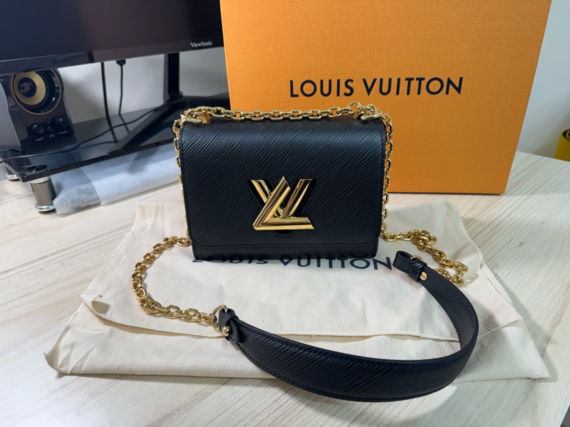 LOUIS VUITTON Twist PM 黑金（近全新含防塵袋及盒子）-0