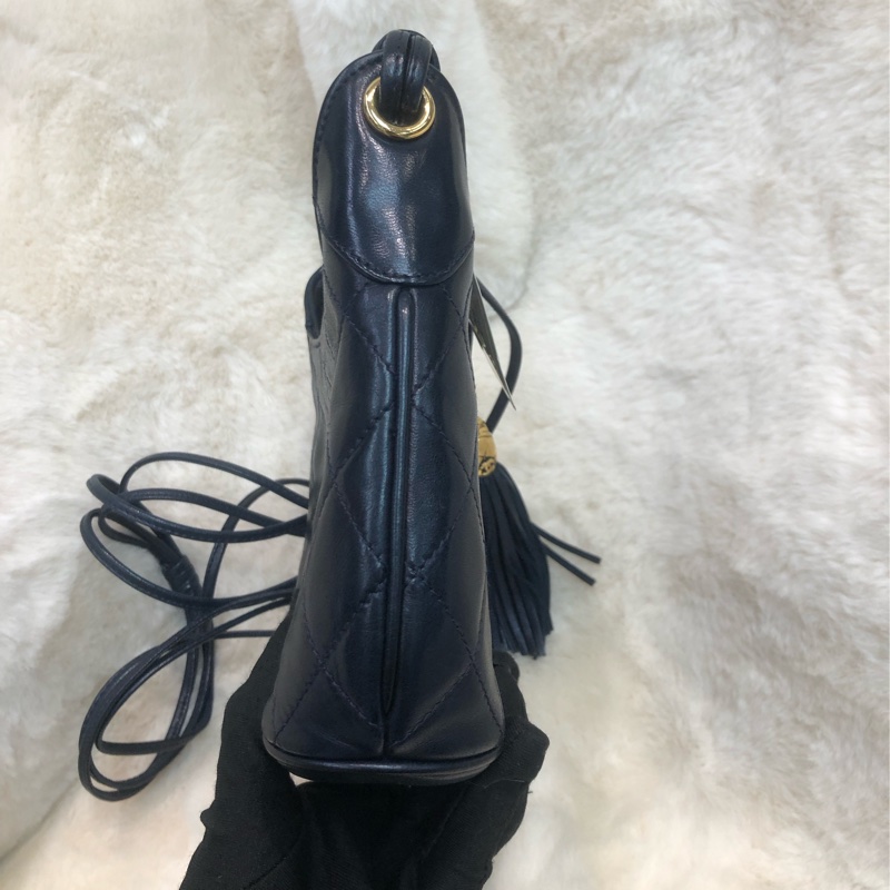 Chanel 中古 深藍色菠蘿金扣流蘇長帶斜孭袋 XC033-2