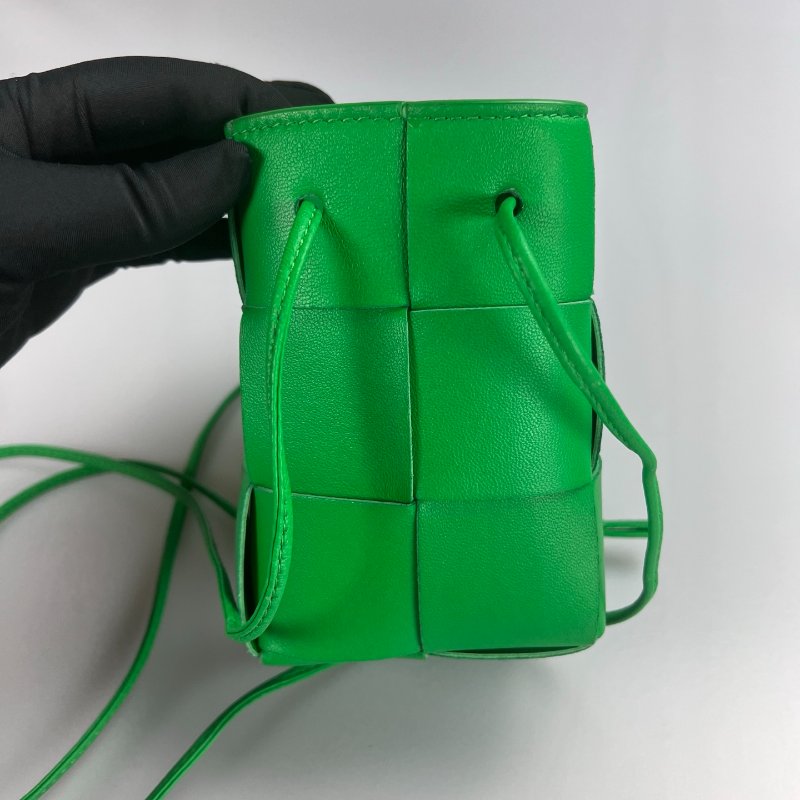 BV 晶片款 2*3綠水桶包-3