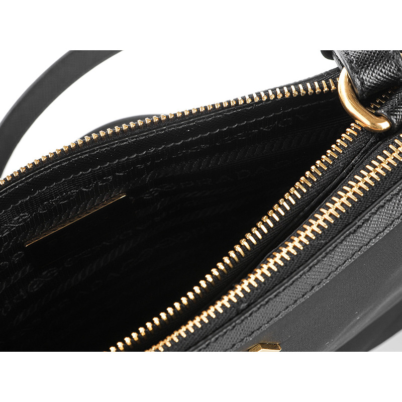 PRADA 25SS 女士斜背包-14