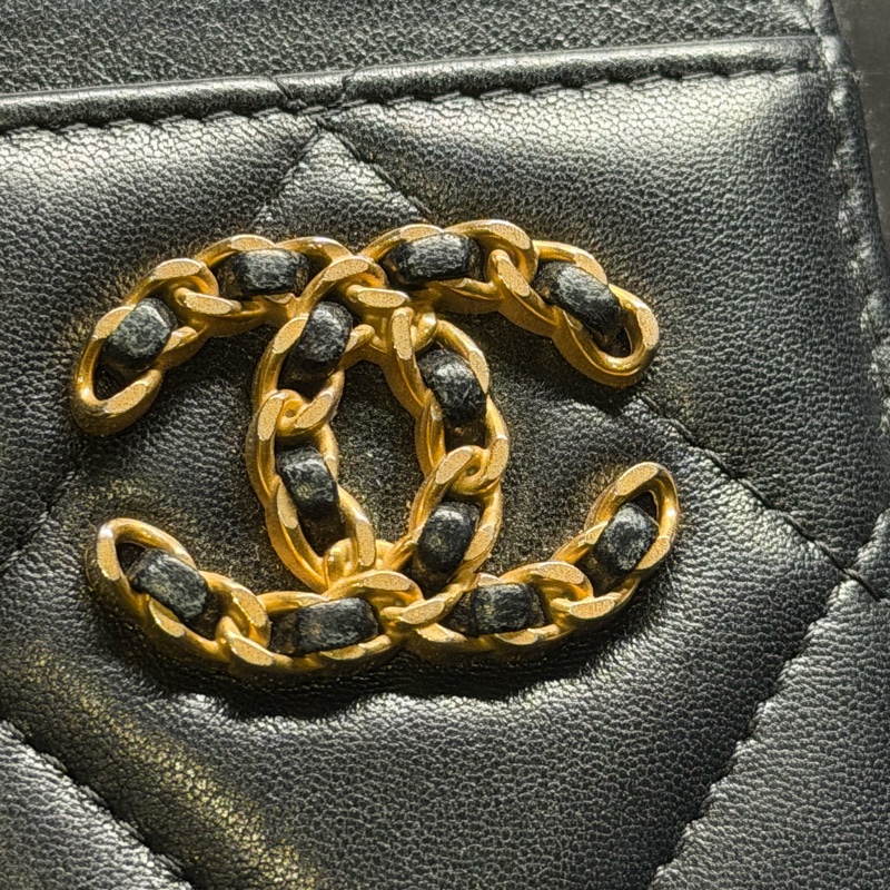 Chanel 19雙c 小羊皮 多功能卡包(近全新)-12