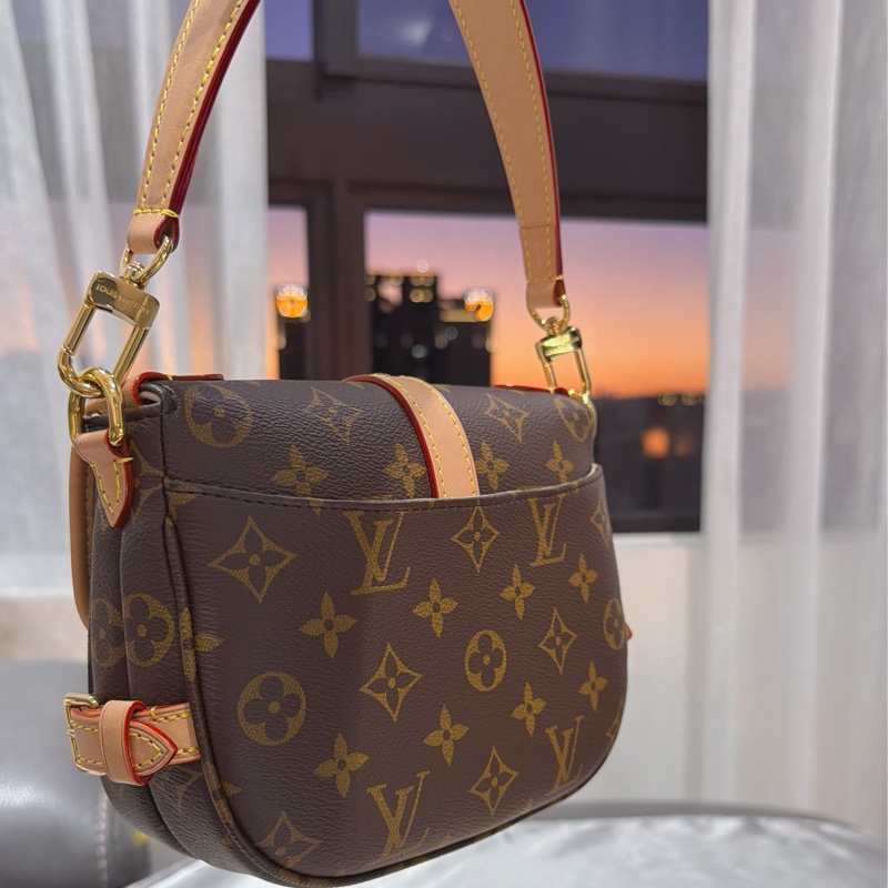 LV 路易威登雙子星⭐️SaumurBB郵差包小豬包/兩用包⭐️芯片款-8
